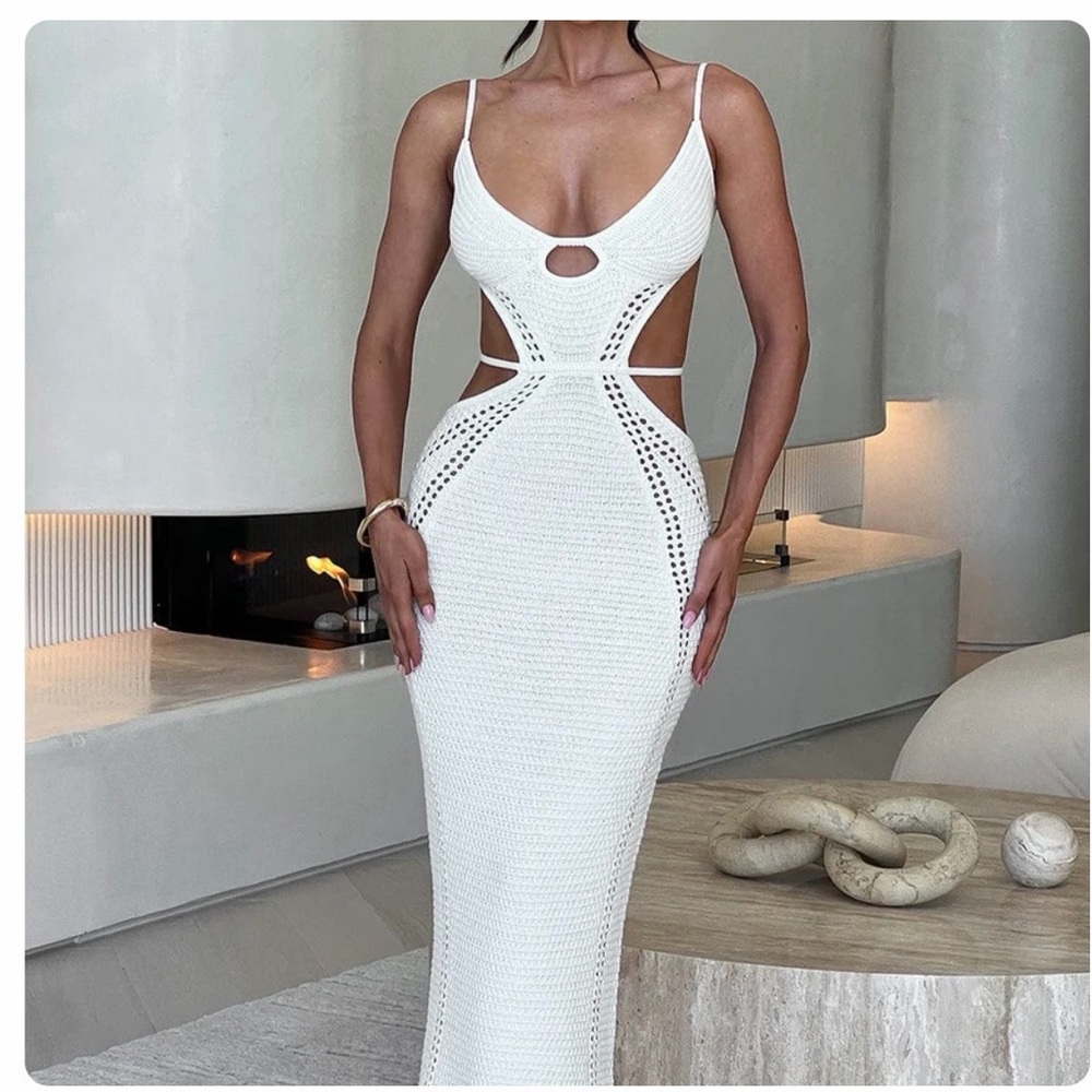 Chic Backless White Dress